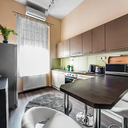 Kiraly 38 2bedroom Entire Apartament